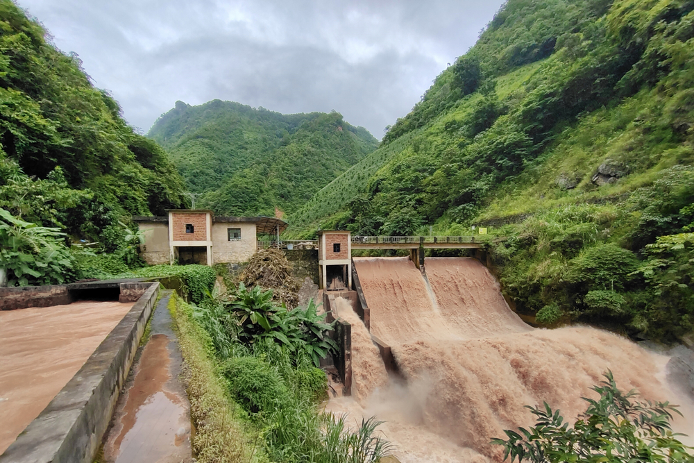 大河邊電站1去黃色.jpg