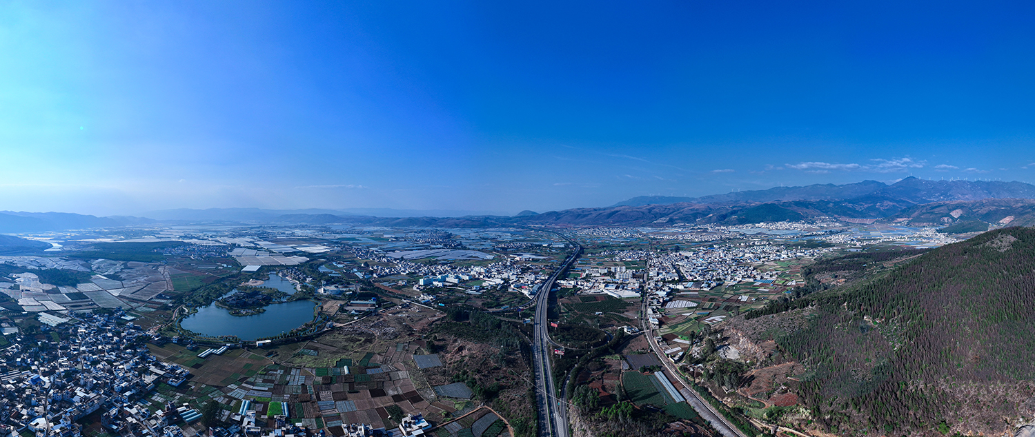 開(kāi)遠(yuǎn)-天藍(lán)萬(wàn)里空.jpg